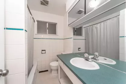 Powder Room Photo of 776 7th Avenue, Hope, BC