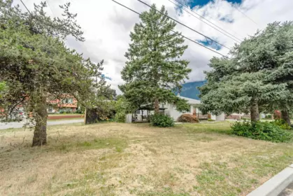 Swimming Pool Photo of 776 7th Avenue, Hope, BC