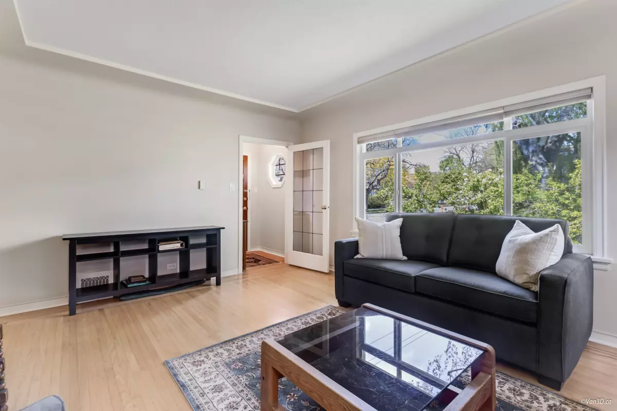 Living Room Photo of 4 E 46th Avenue, Vancouver, BC