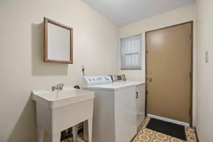 Hot Tub / Spa Photo of 2047 E 52nd Avenue, Vancouver, BC