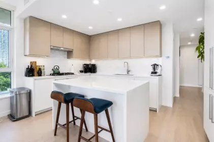 705 4168 Lougheed Highway, Burnaby, BC, Burnaby — Apartment/Condo for sale