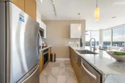 Kitchen Photo of 1708 6971 Elmbridge Way, Richmond, BC