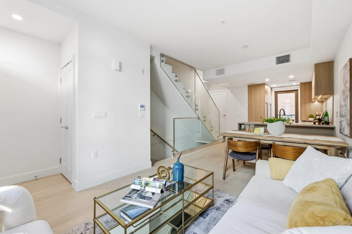 Family Room Photo of 6310 Oak Street, Vancouver, BC