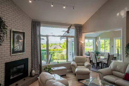 Breakfast Nook Photo of 16233 30b Avenue, Surrey, BC