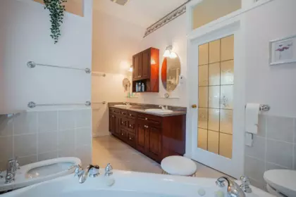 Entry Foyer Photo of 16233 30b Avenue, Surrey, BC