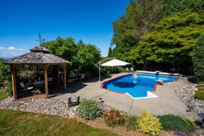 Hot Tub / Spa Photo of 16233 30b Avenue, Surrey, BC