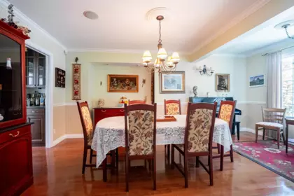Kitchen Island Photo of 16233 30b Avenue, Surrey, BC