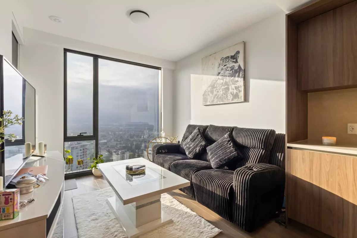 Family Room Photo of 3905 5987 Wilson Avenue, Burnaby, BC
