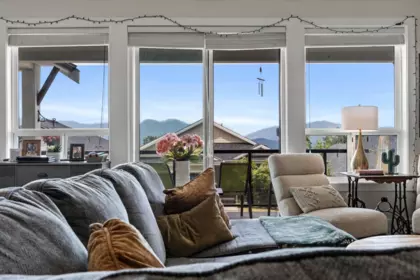 Breakfast Nook Photo of 15 8295 Nixon Road, Chilliwack, BC
