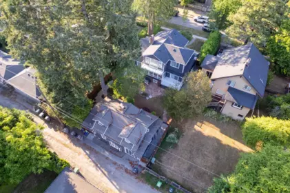 Front Yard Photo of 2426 W 34th Avenue, Vancouver, BC