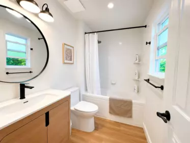 Guest Bathroom Photo of 2426 W 34th Avenue, Vancouver, BC