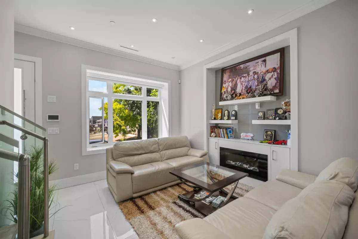 Family Room Photo of 1475 E 55th Avenue, Vancouver, BC