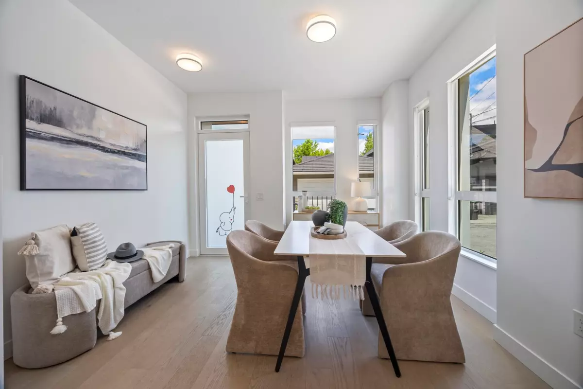 Living Room Photo of 477 W King Edward Avenue, Vancouver, BC