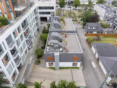 Backyard Photo of 477 W King Edward Avenue, Vancouver, BC