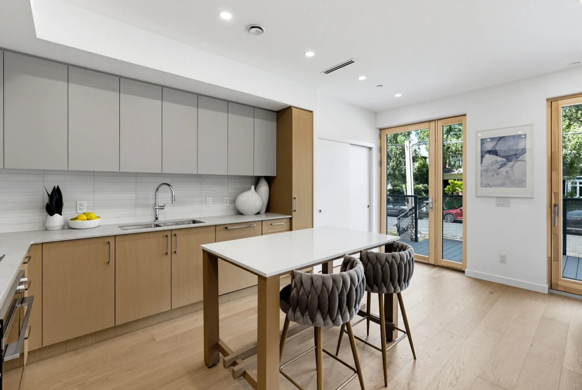 Dining Area Photo of 1 60 E 17th Avenue, Vancouver, BC