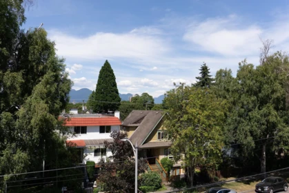 Garden / Landscaping Photo of 1 60 E 17th Avenue, Vancouver, BC