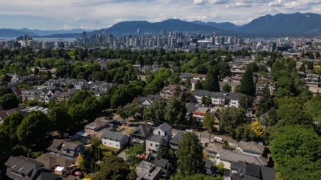 Neighborhood Park Photo Near 1 60 E 17th Avenue, Vancouver, BC