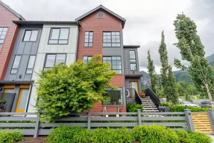 Front Yard Photo of 37981 Helm Way, Squamish, BC