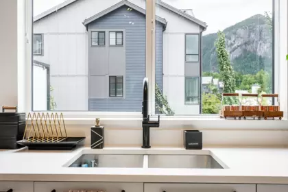 Kitchen Photo of 37981 Helm Way, Squamish, BC