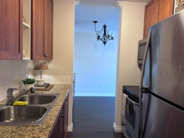 Kitchen Photo of 321 1850 E Southmere Crescent, Surrey, BC