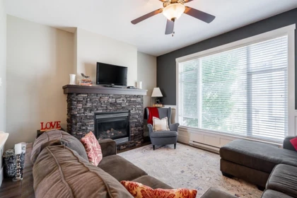 Breakfast Nook Photo of 4 9270 Broadway Street, Chilliwack, BC