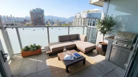 Breakfast Nook Photo of 1003 2770 Sophia Street, Vancouver, BC