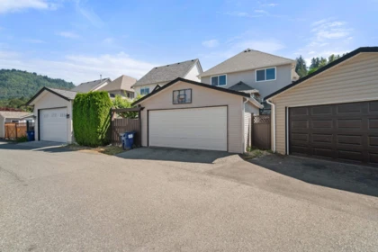 Kitchen Photo of 46415 Bedford Parkway, Chilliwack, BC