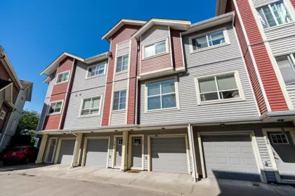 33 6945 185 Street, Surrey, BC, Surrey — Townhouse for sale