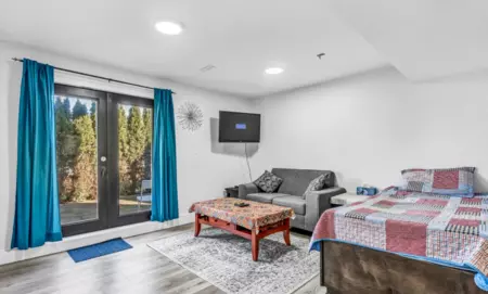 Basement Recreation Room Photo of 18240 64 Avenue, Surrey, BC