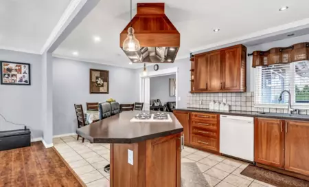 Breakfast Nook Photo of 18240 64 Avenue, Surrey, BC