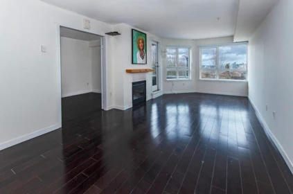 Breakfast Nook Photo of 308 1707 Charles Street, Vancouver, BC