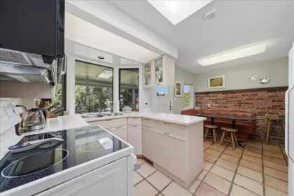 Laundry Room Photo of 1388 Cambridge Drive, Coquitlam, BC