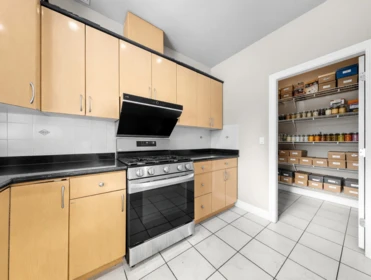 Kitchen Island Photo of 6560 Francis Road, Richmond, BC