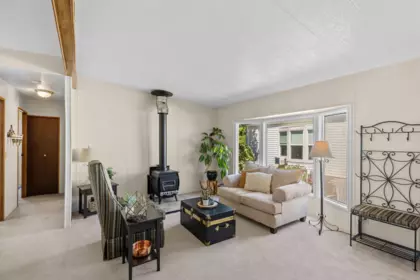 Breakfast Nook Photo of 76 45640 Watson Road, Chilliwack, BC