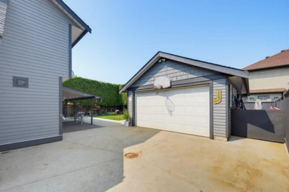 Fitness Center Photo Near 22765 126b Avenue, Maple Ridge, BC