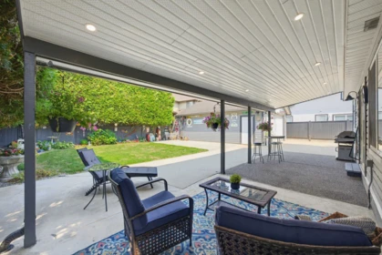 Swimming Pool Photo of 22765 126b Avenue, Maple Ridge, BC
