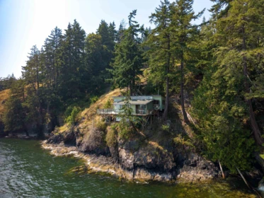 867 Hummingbird Lane, Bowen Island, BC, Bowen Island — Single Family Residence for sale