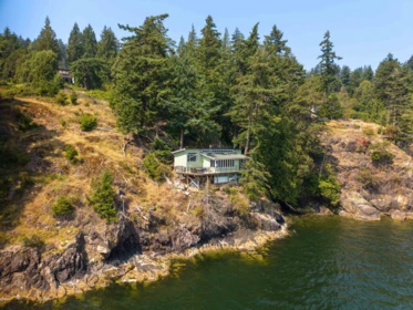 867 Hummingbird Lane, Bowen Island, BC, Bowen Island — Single Family Residence for sale
