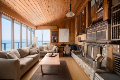 Primary Bedroom Photo of 867 Hummingbird Lane, Bowen Island, BC