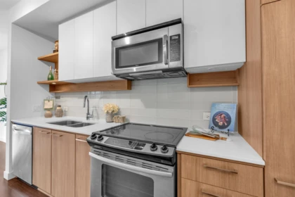 107 608 Como Lake Avenue, Coquitlam, BC, Coquitlam — Apartment/Condo for sale