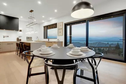 Kitchen Island Photo of 35342 Raven Court, Abbotsford, BC