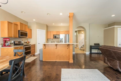 Breakfast Nook Photo of 10337 243a Street, Maple Ridge, BC