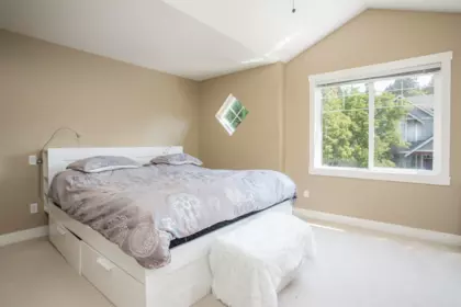 Guest Bathroom Photo of 10337 243a Street, Maple Ridge, BC