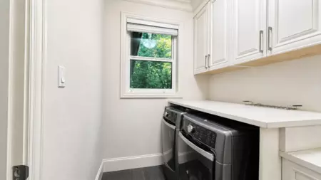 Basement Recreation Room Photo of 13842 17a Avenue, Surrey, BC