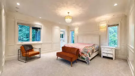 Hallway Photo of 13842 17a Avenue, Surrey, BC