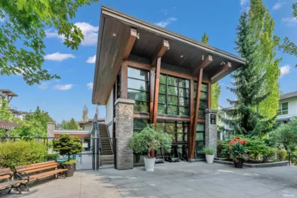 Entry Foyer Photo of 329 6628 120 Street, Surrey, BC
