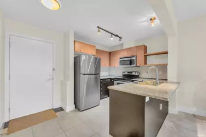 Kitchen Island Photo of 329 6628 120 Street, Surrey, BC