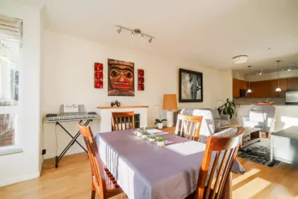 Breakfast Nook Photo of 407 14 E Royal Avenue, New Westminster, BC