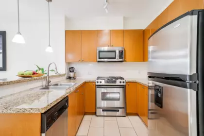 407 14 E Royal Avenue, New Westminster, BC, New Westminster — Apartment/Condo for sale