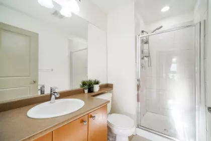 Guest Bathroom Photo of 407 14 E Royal Avenue, New Westminster, BC